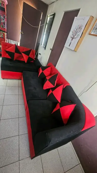 Juego de sofás modernos rojo y negro - miniatura 3