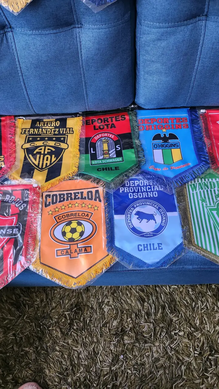 Colección de banderines de equipos de fútbol chilenos - 3