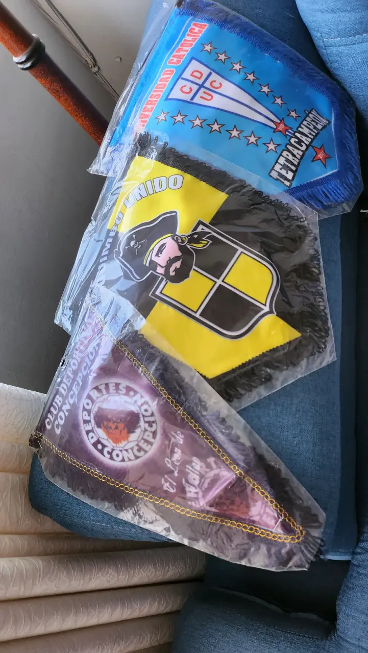 Colección de banderines de equipos de fútbol chilenos - 6