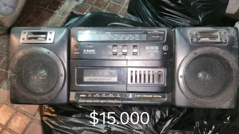 Radio cassette Panasonic RX-C57 en buen estado