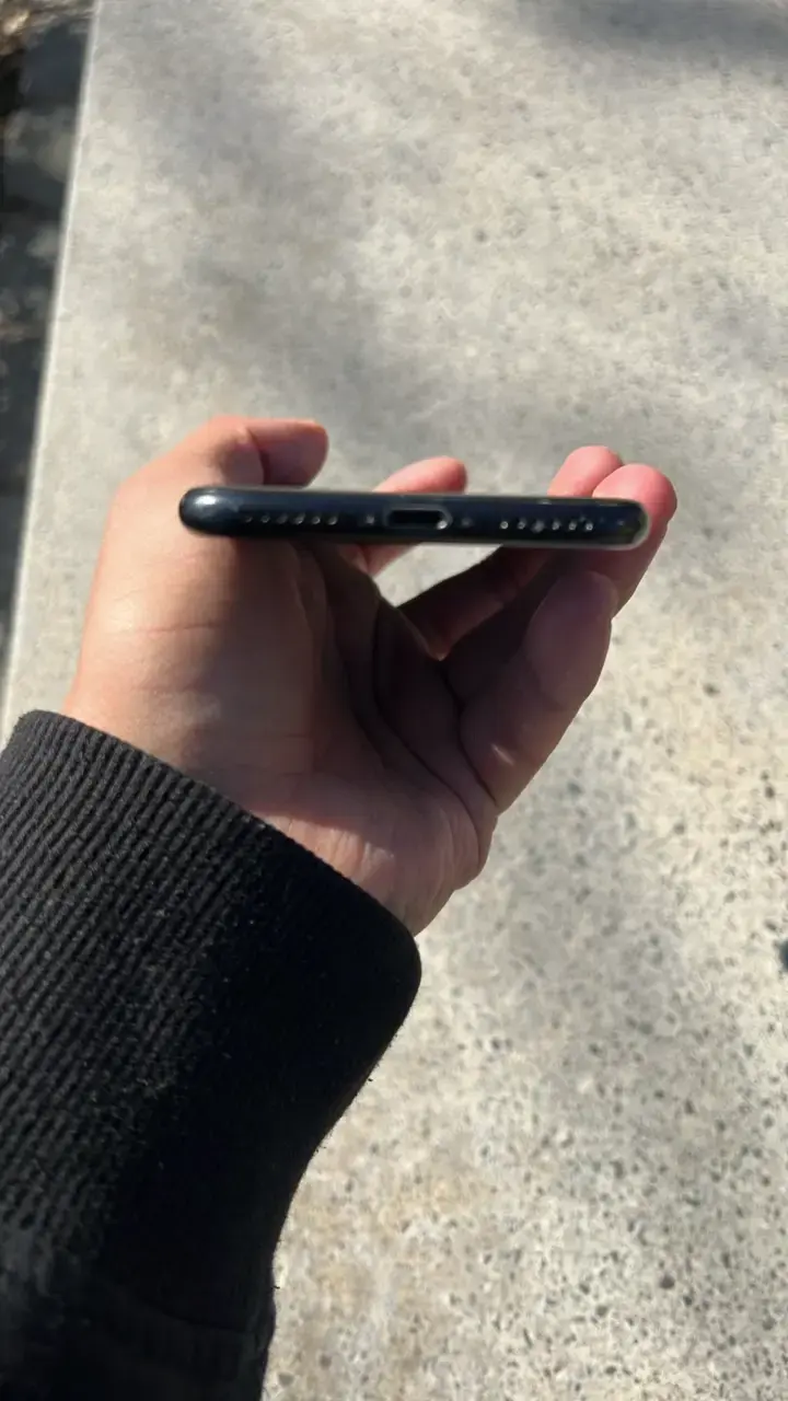 iPhone 7 negro en buen estado - 3