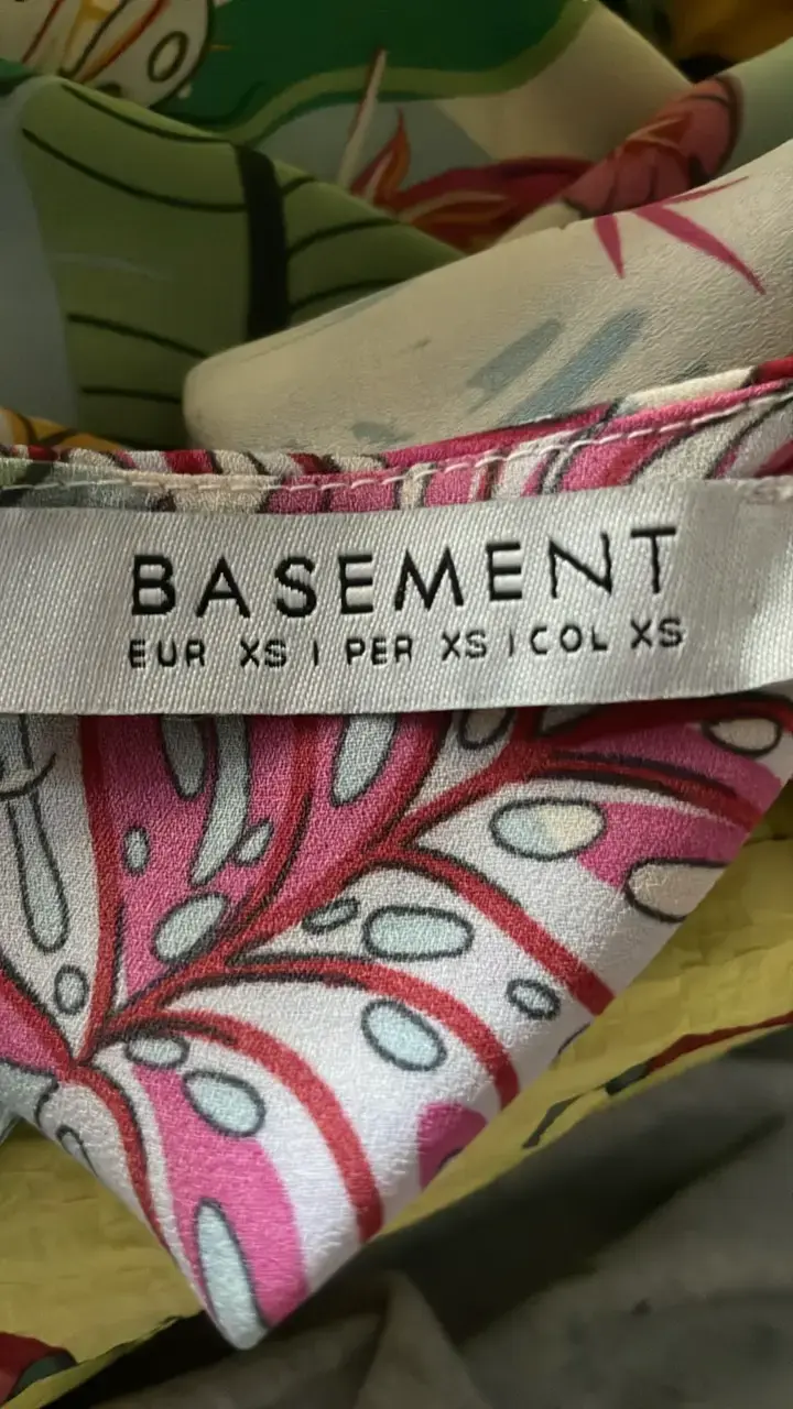 Blusa sin mangas Basement estampado tropical - 2