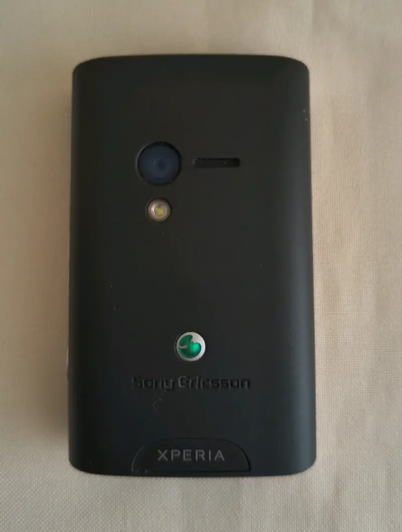 Celular Sony Ericsson Xperia con cargador original - 5
