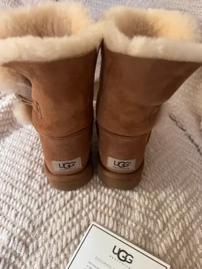 Botas Bottons UGG ORIGINALES - miniatura 3