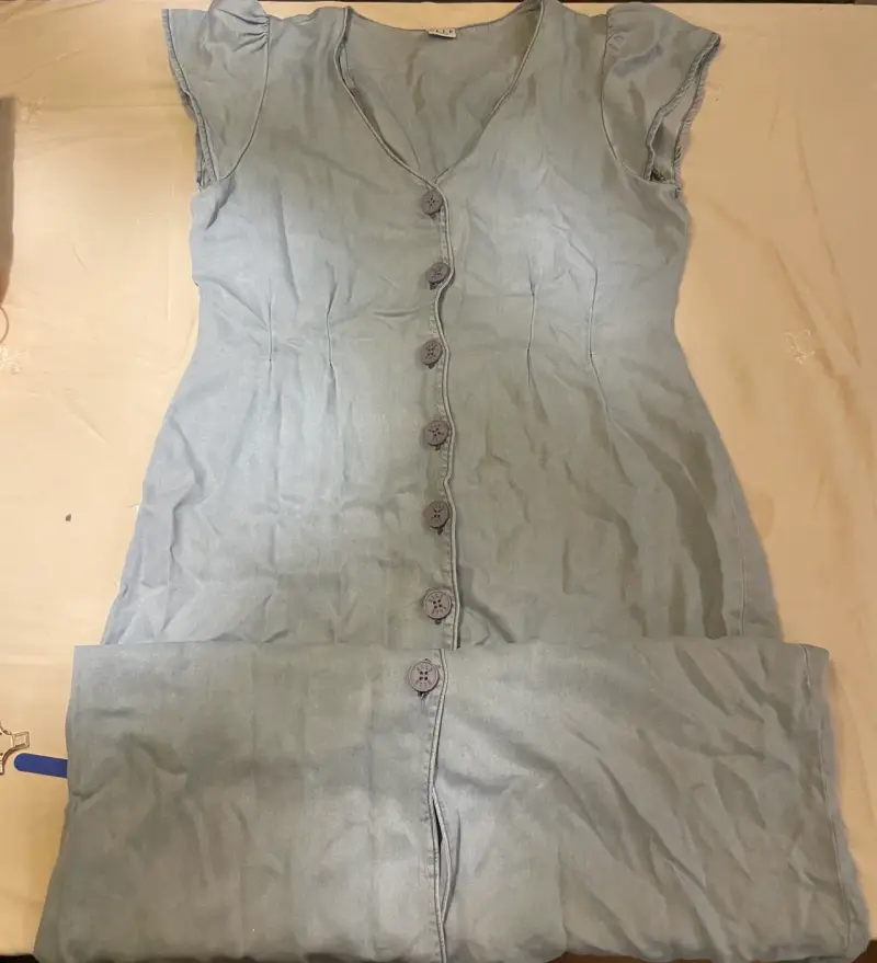 Vestido de mezclilla con botones frontales - 1
