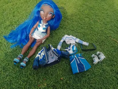 Muñeca Coco Vanderbalt( Rainbow High) - miniatura 1