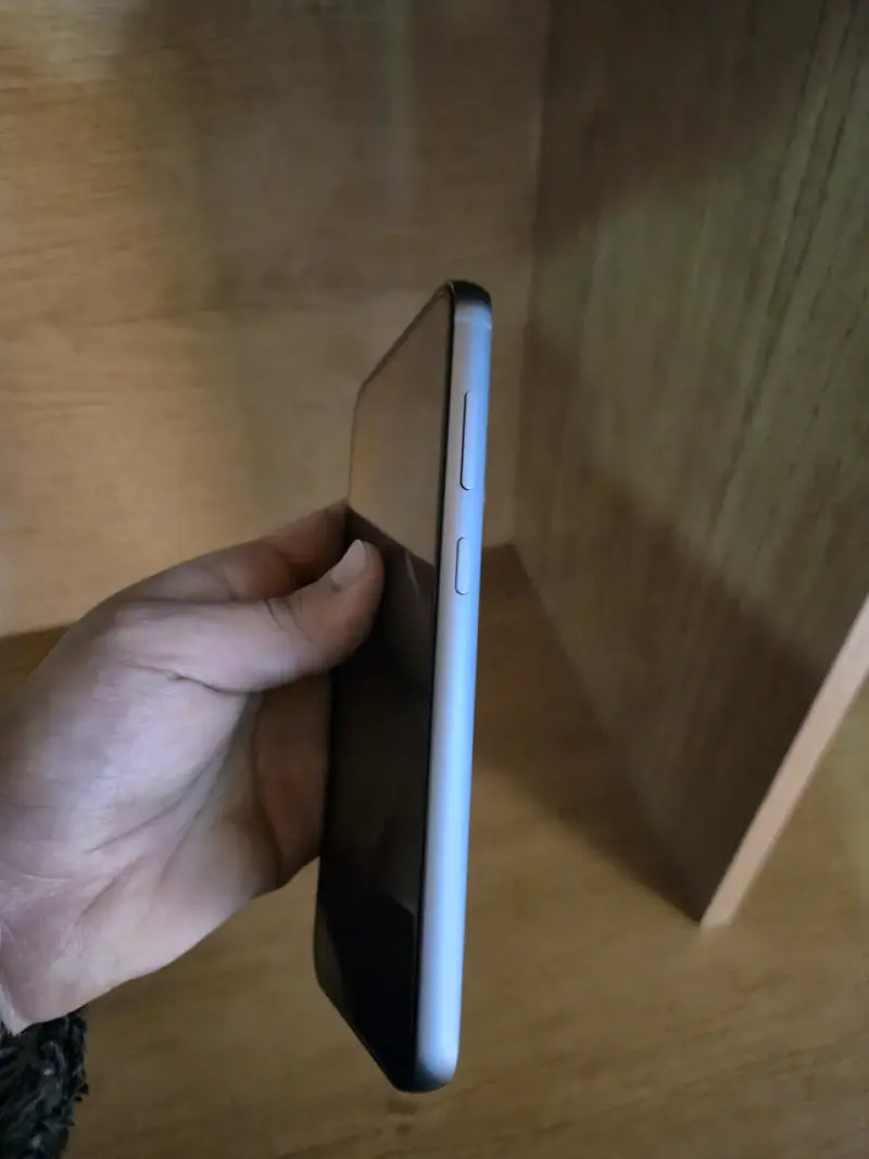 Samsung Galaxy S23 FE casi nada de uso - 5