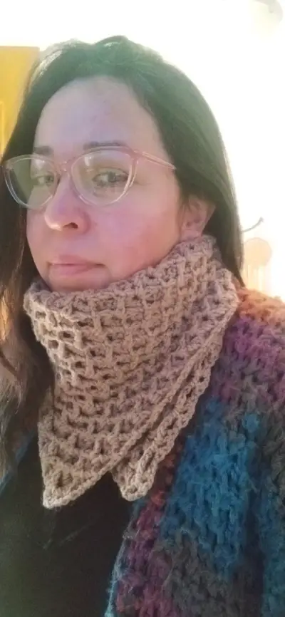 Cuello tejido a crochet color beige - miniatura 4