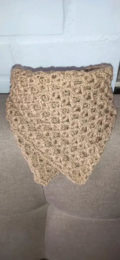 Cuello tejido a crochet color beige - miniatura 5
