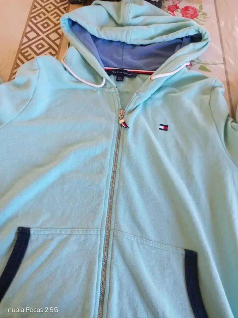 Polerón con capucha gris unisex - 5