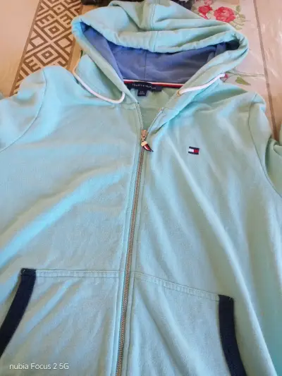 Polerón con capucha gris unisex - miniatura 5