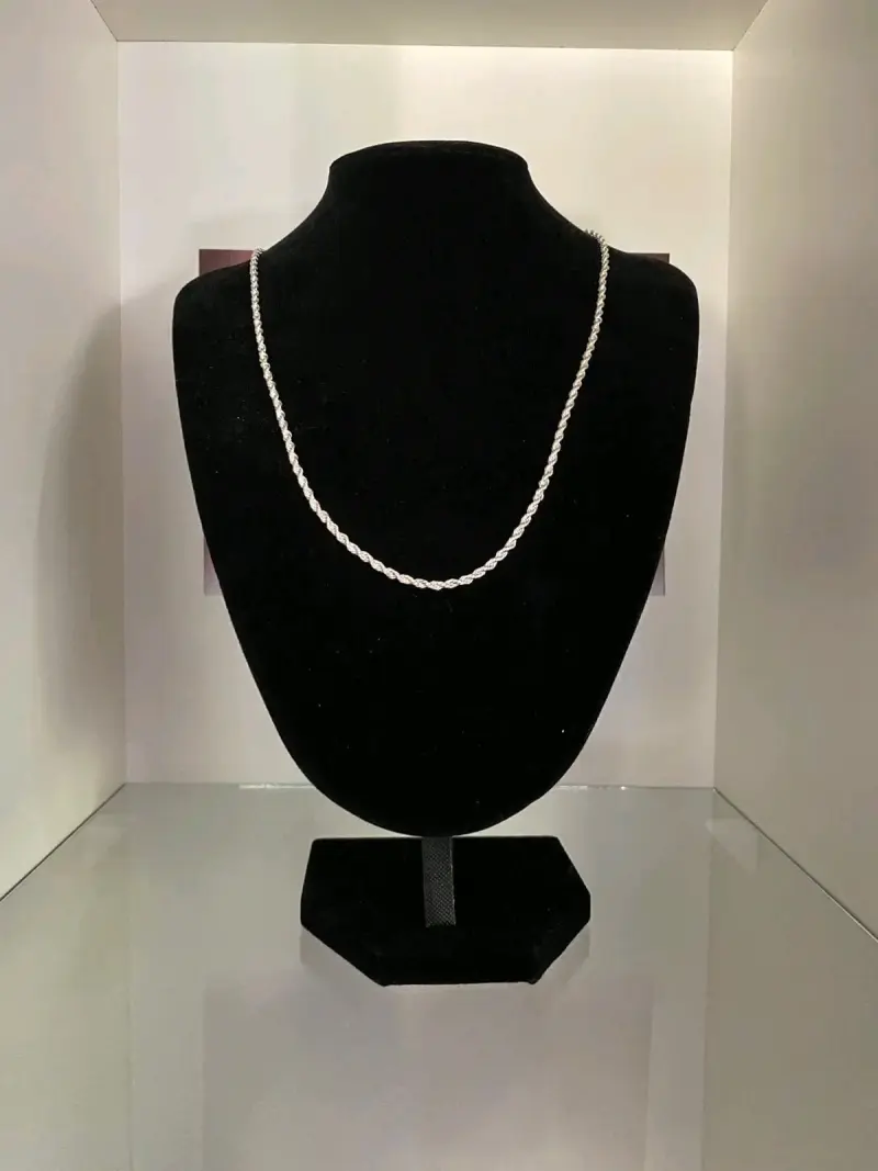 Cadena de plata