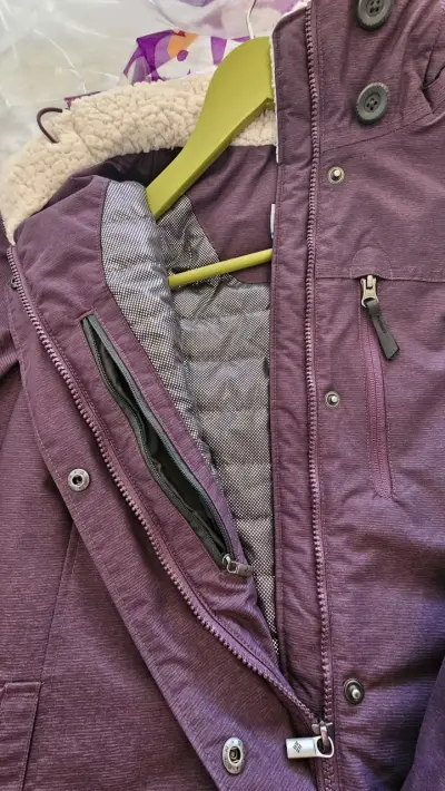 Chaqueta morada impermeable para mujer - miniatura 3