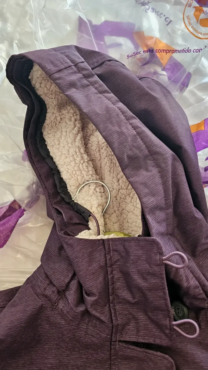 Chaqueta morada impermeable para mujer - 4