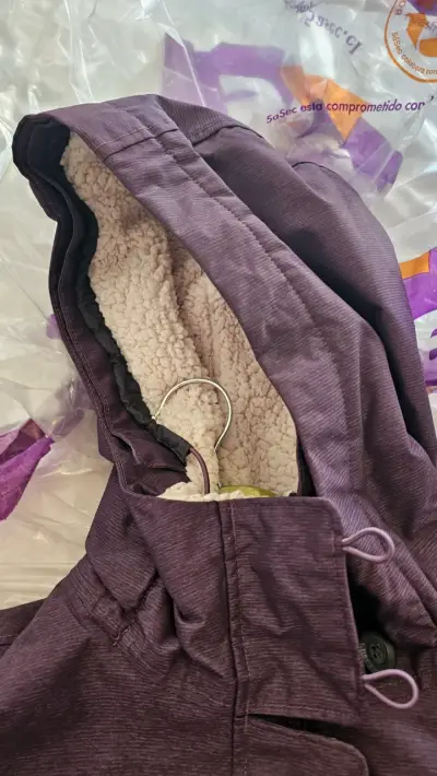 Chaqueta morada impermeable para mujer - miniatura 4