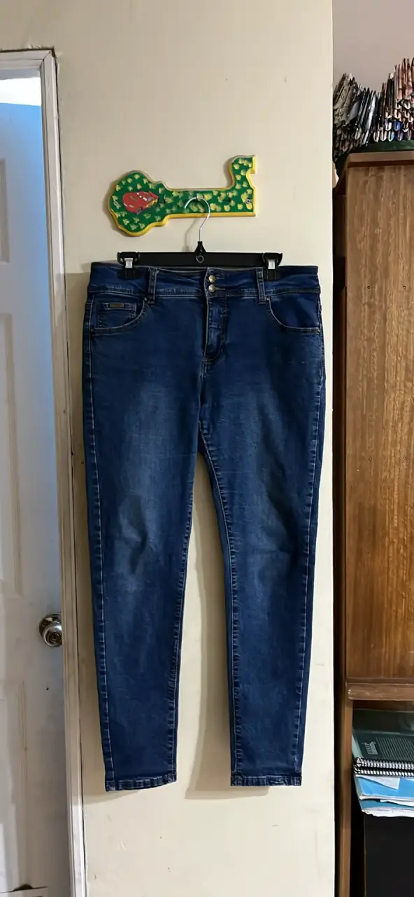 Jeans azul oscuro para mujer en buen estado - 1