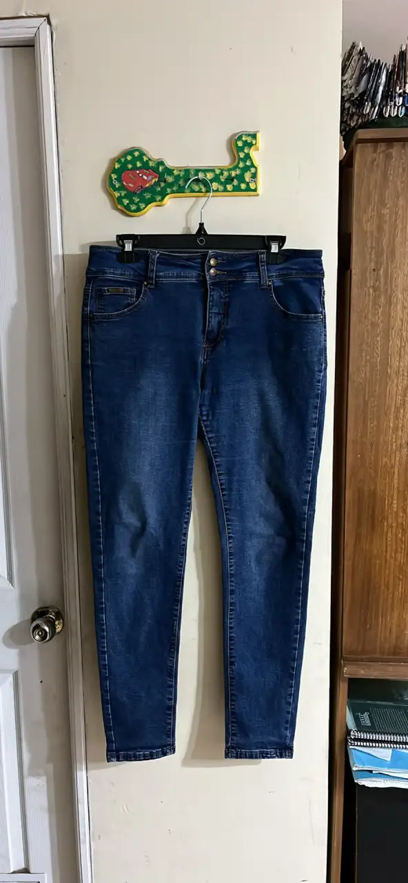 Jeans azul oscuro para mujer en buen estado - 4