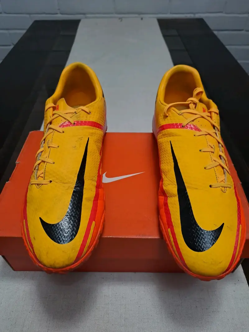 Zapatillas Nike Phantom amarillas para fútbol - 4