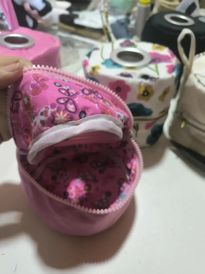 Porta pañuelos o rollo de papel   con cierre - 4