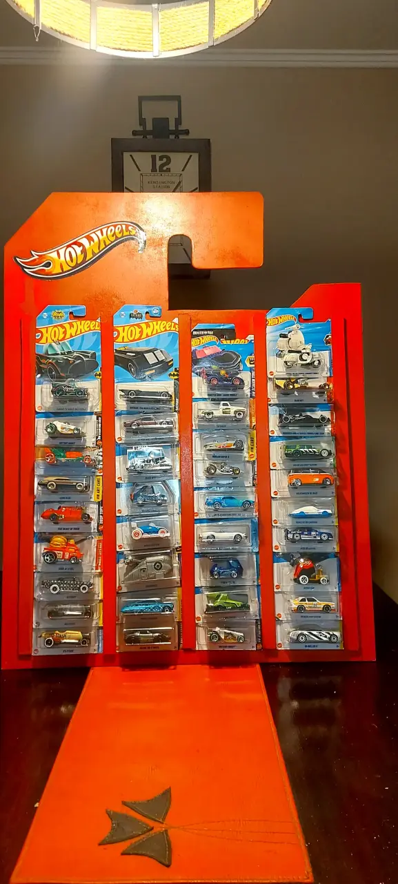 Repisa exhibidor hotwheels