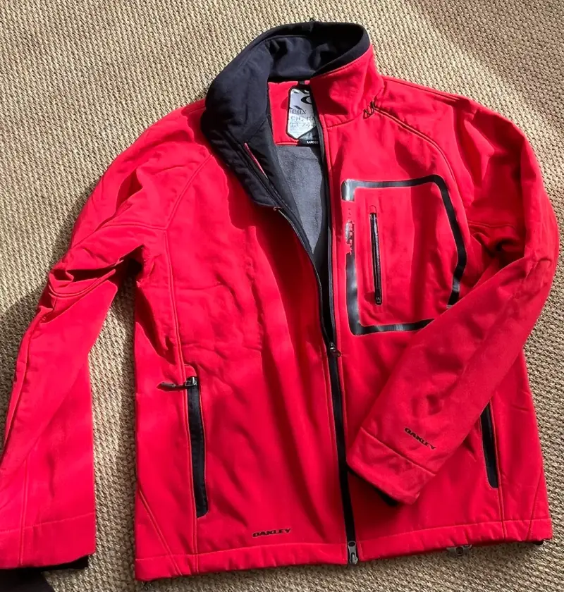 Chaqueta Oakley roja para mujer