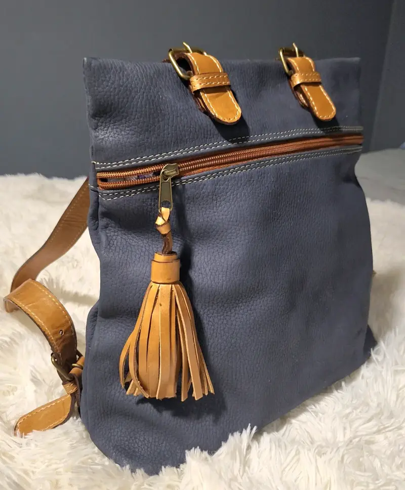 Mochila de cuero azul con detalles marrones - 1