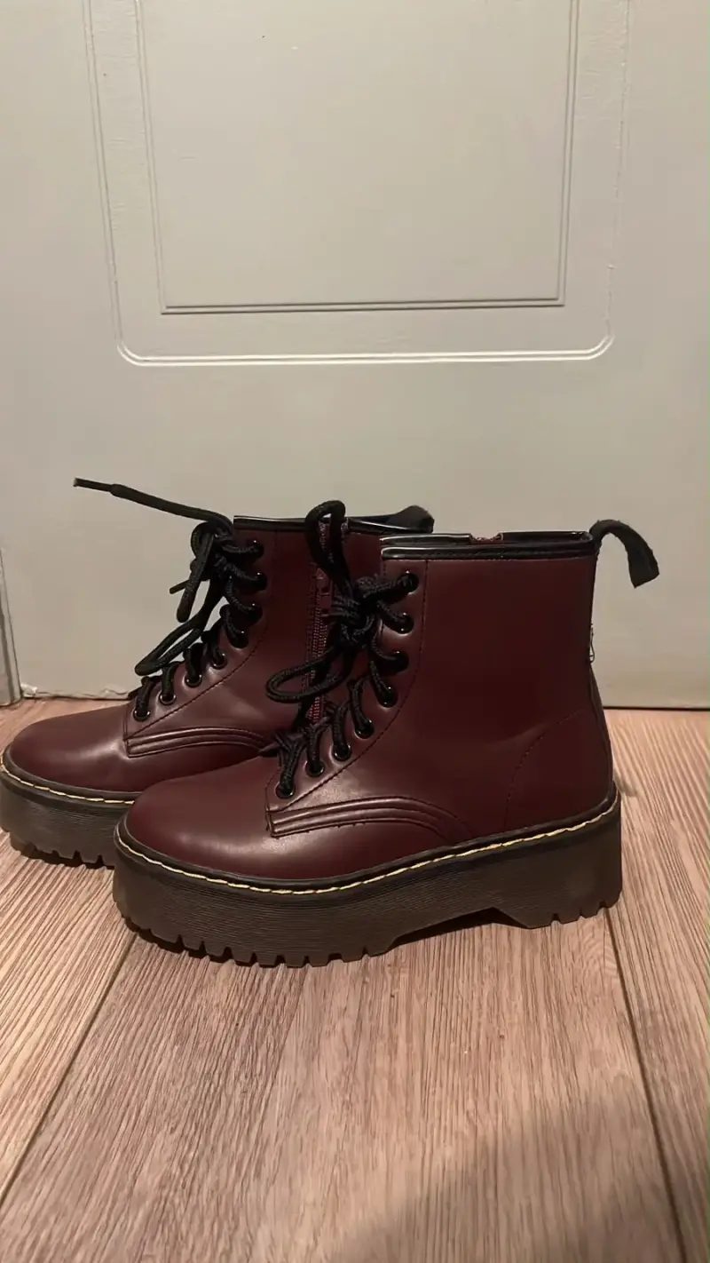 Botas de cuero burdeo con plataforma