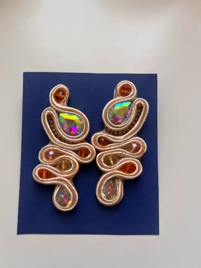 Pendientes artesanales con cristales brillantes - miniatura 2