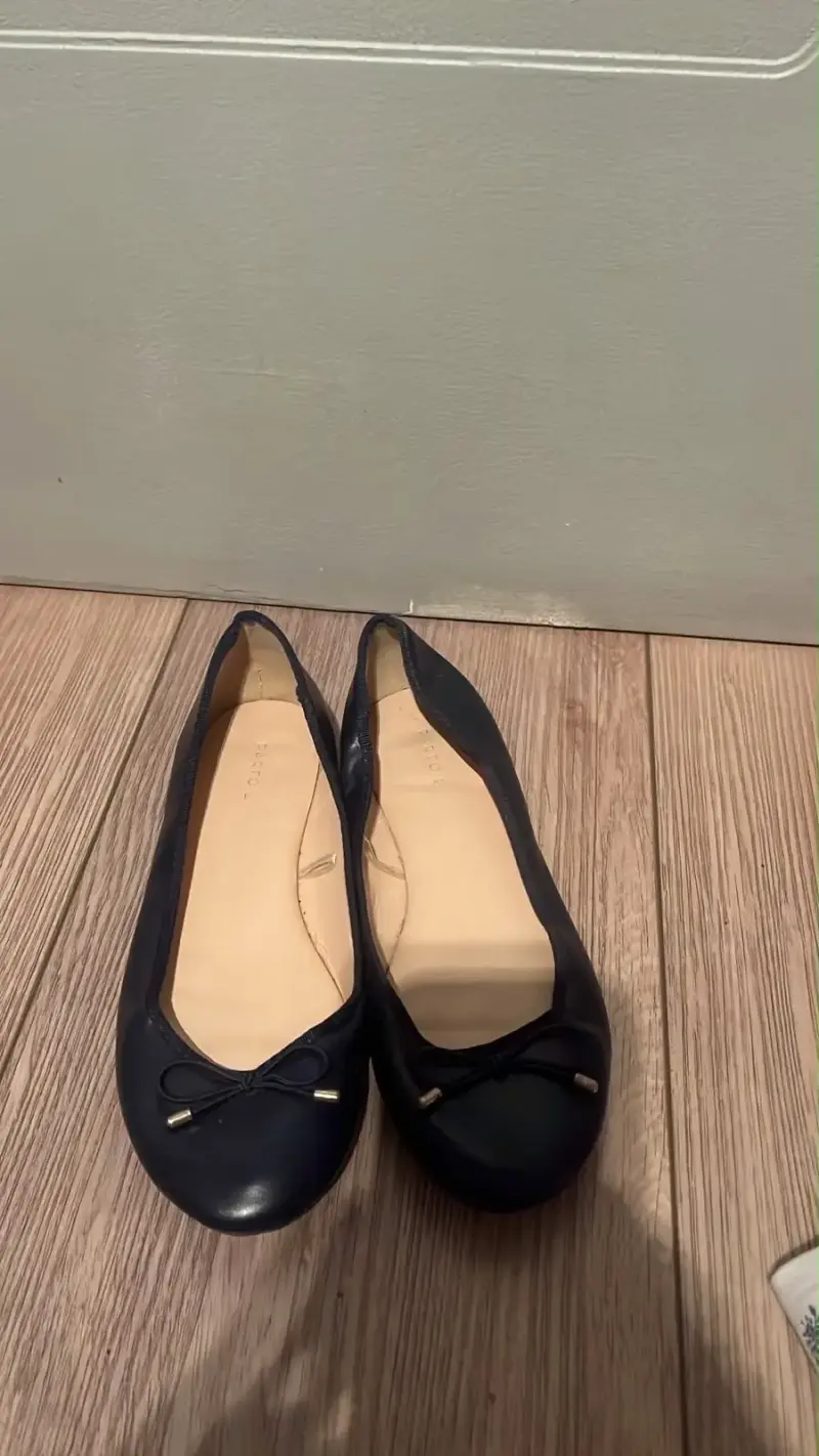 Bailarinas negras de cuero con lazo