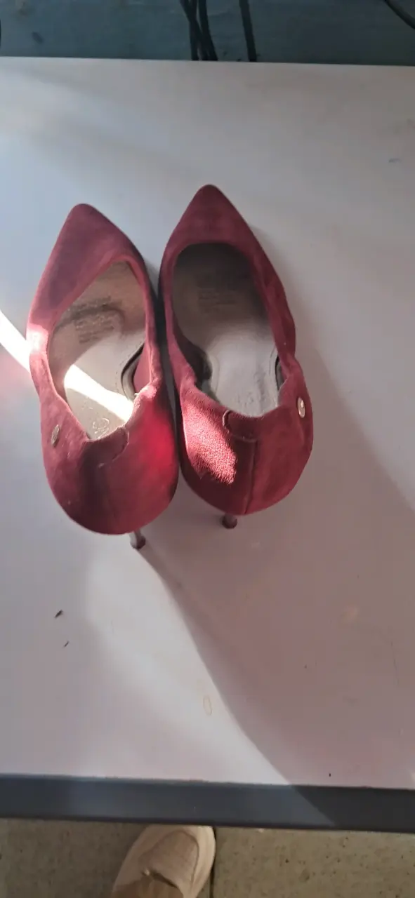 Tacones altos burdeos en buen estado - 2