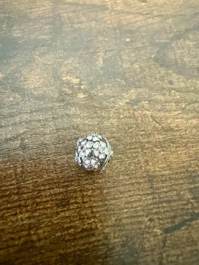 Charm con diseño floral - miniatura 2