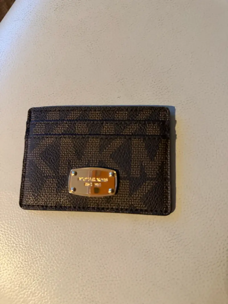 Tarjetero Michael Kors marrón elegante - 1
