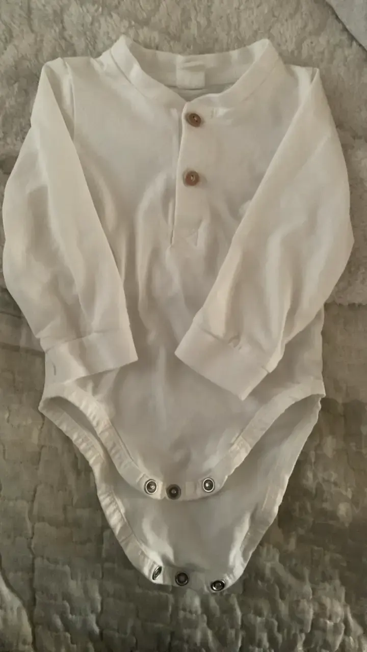 Body blanco para bebé con botones