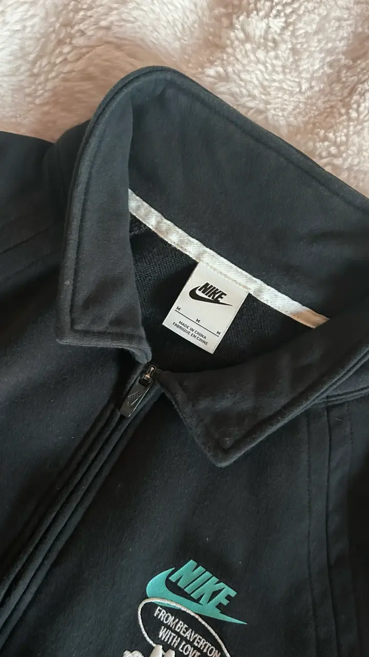 Polerón Nike negro, Have a Nike day - 3