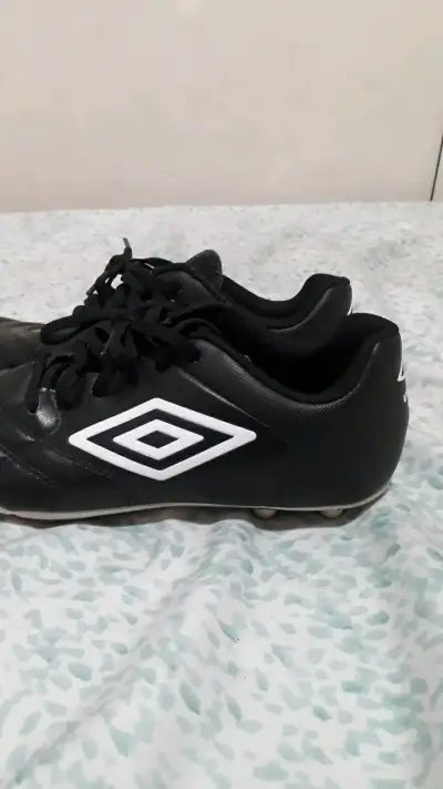 Zapatillas de fútbol negras Umbro talla 34 - miniatura 3