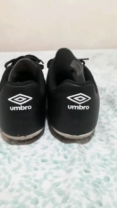 Zapatillas de fútbol negras Umbro talla 34 - miniatura 4