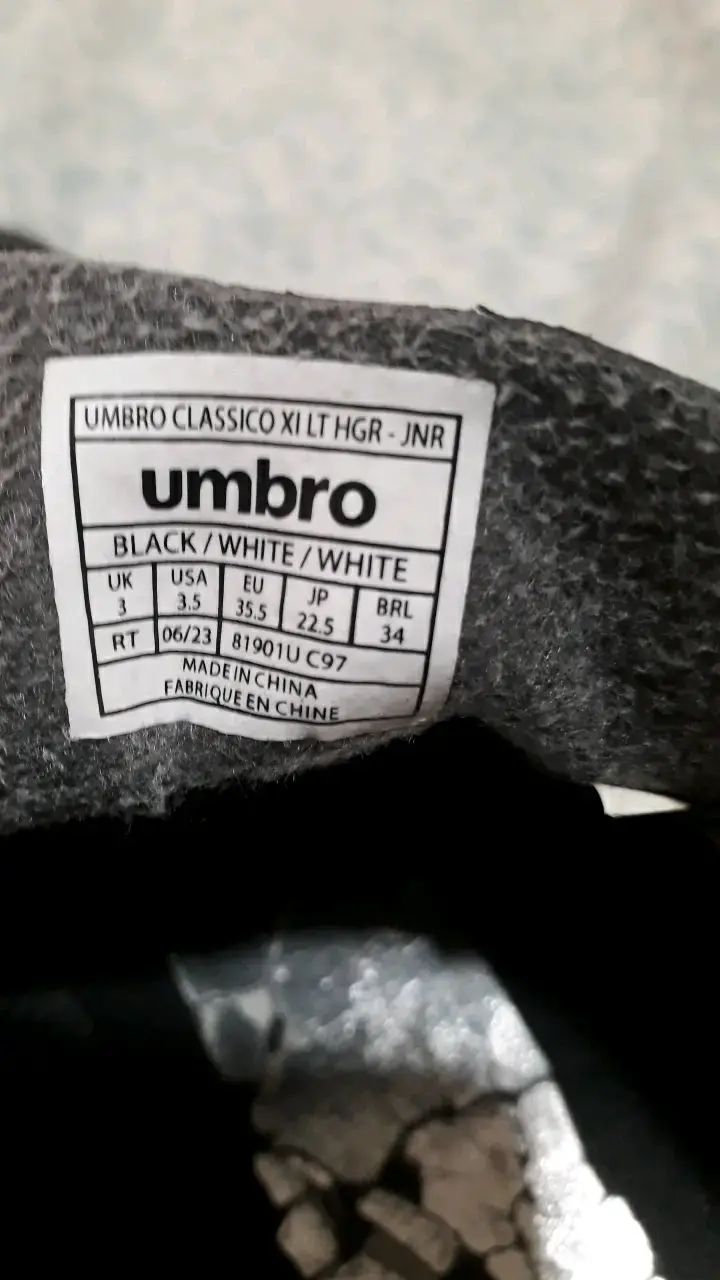 Zapatillas de fútbol negras Umbro talla 34 - 5