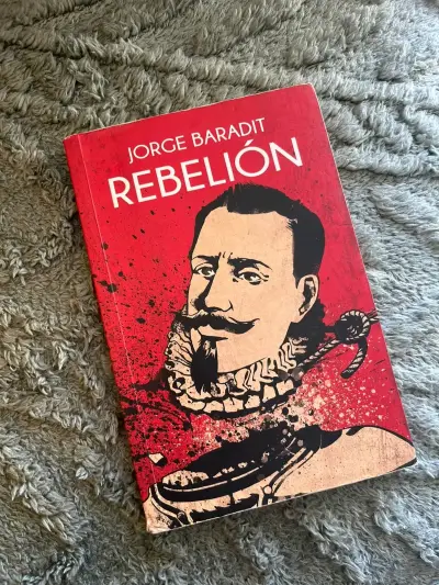 Libro 'Rebelión' de Jorge Baradit - miniatura 1