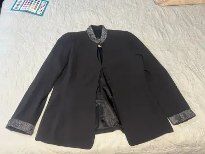 Blazer negro con detalles brillantes - miniatura 1