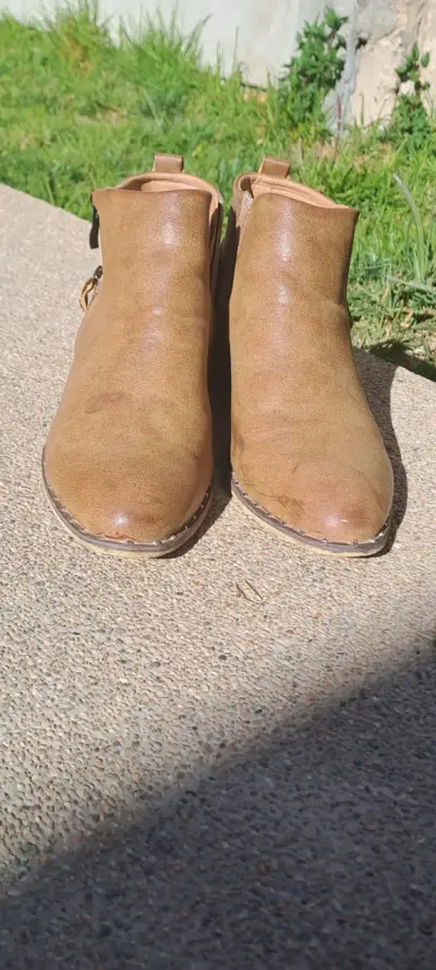 Botines de cuero marrón en buen estado - miniatura 1
