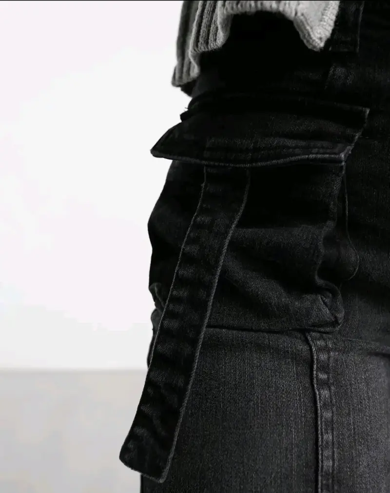 Jeans Flare Cargo Bershka Tiro medio/alto Negro 40 - 6