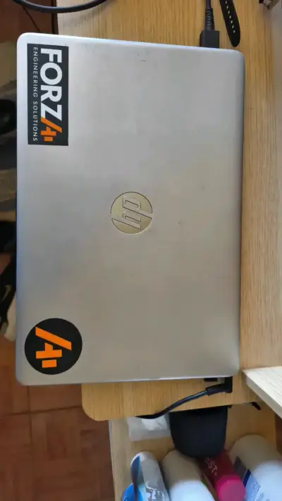 Laptop HP 15.6 - miniatura 1