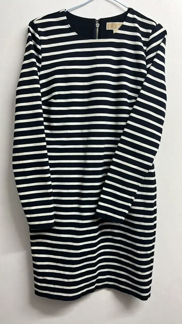 Vestido de rayas azul marino y blanco - 1