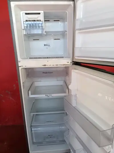 Refrigerador Samsung de acero inoxidable - miniatura 2