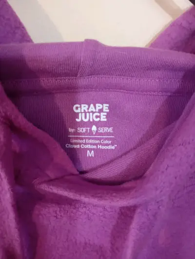 Polerón morado con capucha unisex - miniatura 2
