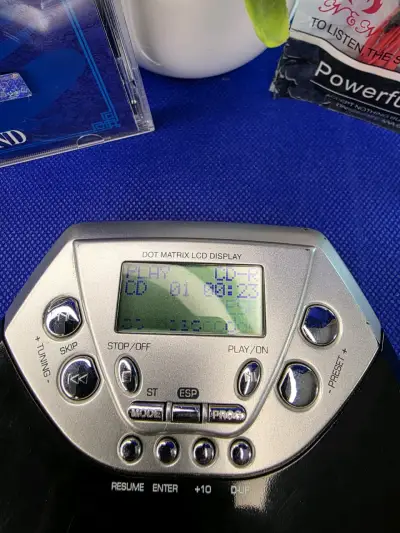 Reproductor de CD y MP3 portátil PCtronix - miniatura 3