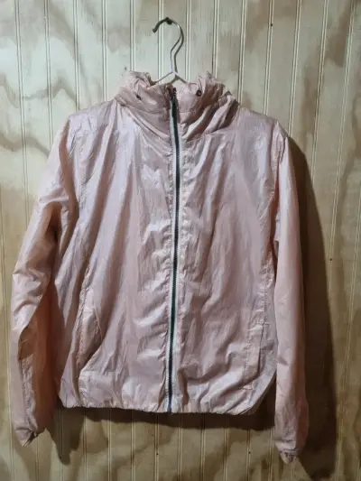 Chaqueta cortaviento rosada para mujer - miniatura 1