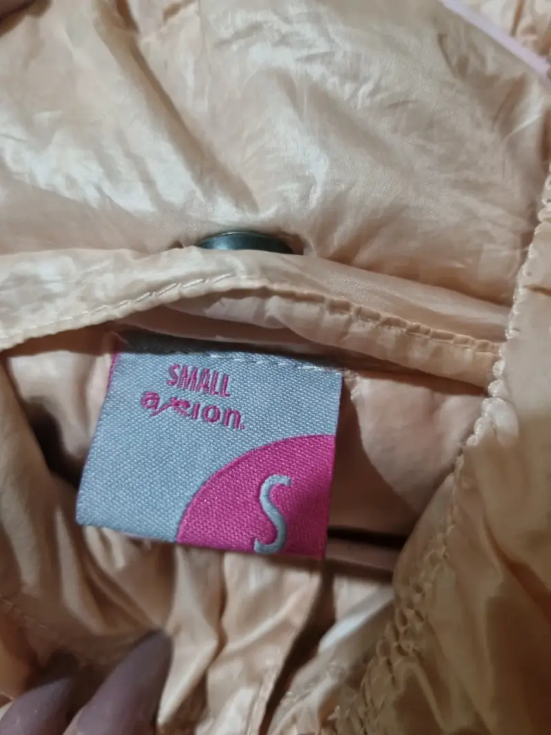 Chaqueta cortaviento rosada para mujer - 2