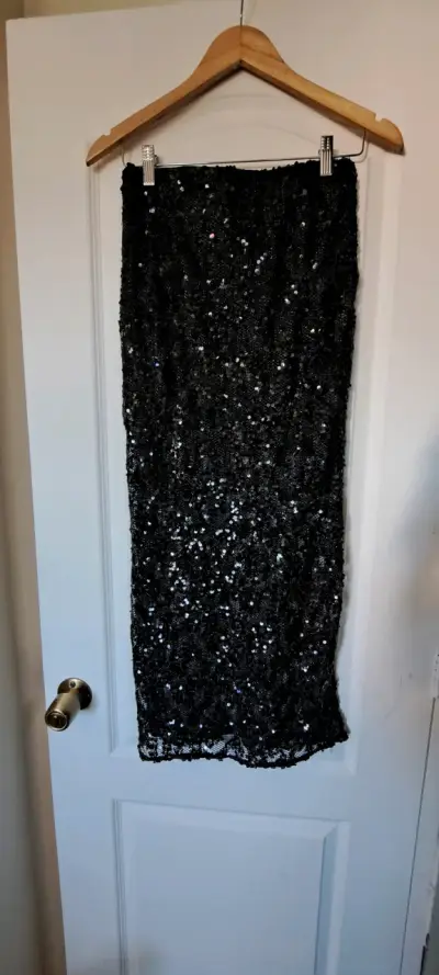 Falda midi para carretes fashionistas - miniatura 1
