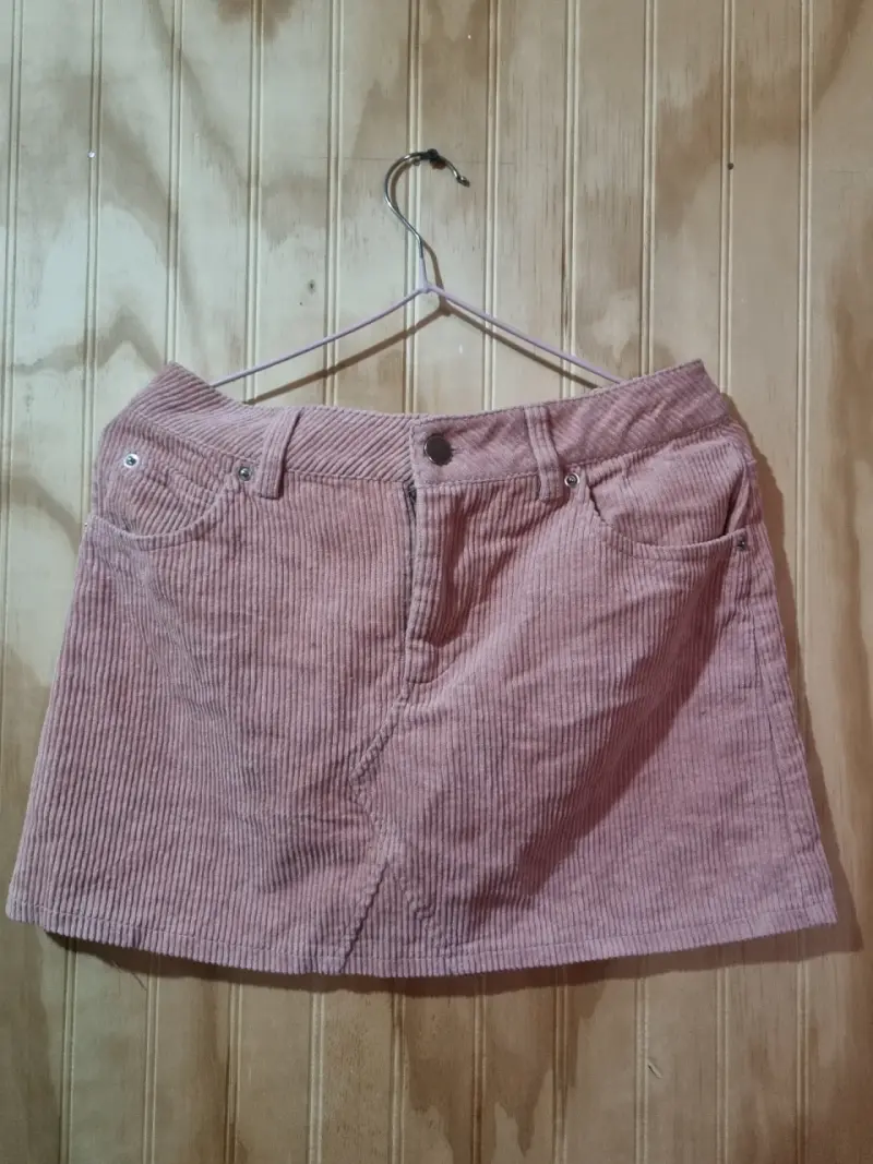 Falda de pana rosada para mujer